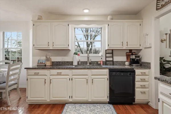 $525,000 | 514 Orchard Drive, Clinton, TN 37716