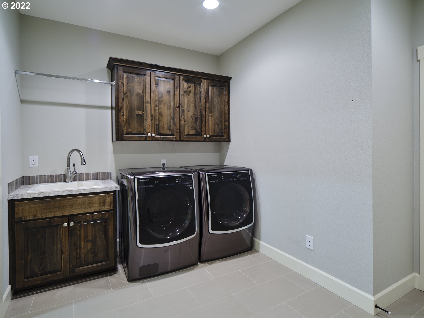 2511 Northeast 176th Street Ridgefield, WA 98642 - Photo 26 of 32 Laundry