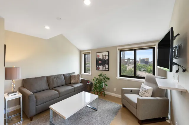 $525,000 | 110 1st Avenue Northeast, Unit F412, Minneapolis, MN 55413