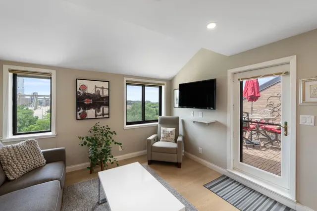 $525,000 | 110 1st Avenue Northeast, Unit F412, Minneapolis, MN 55413