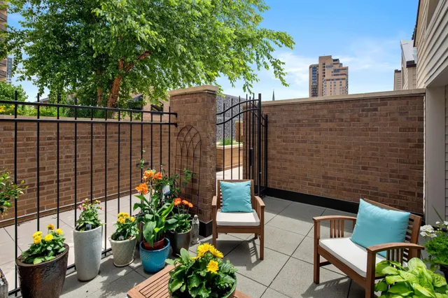 $525,000 | 110 1st Avenue Northeast, Unit F412, Minneapolis, MN 55413