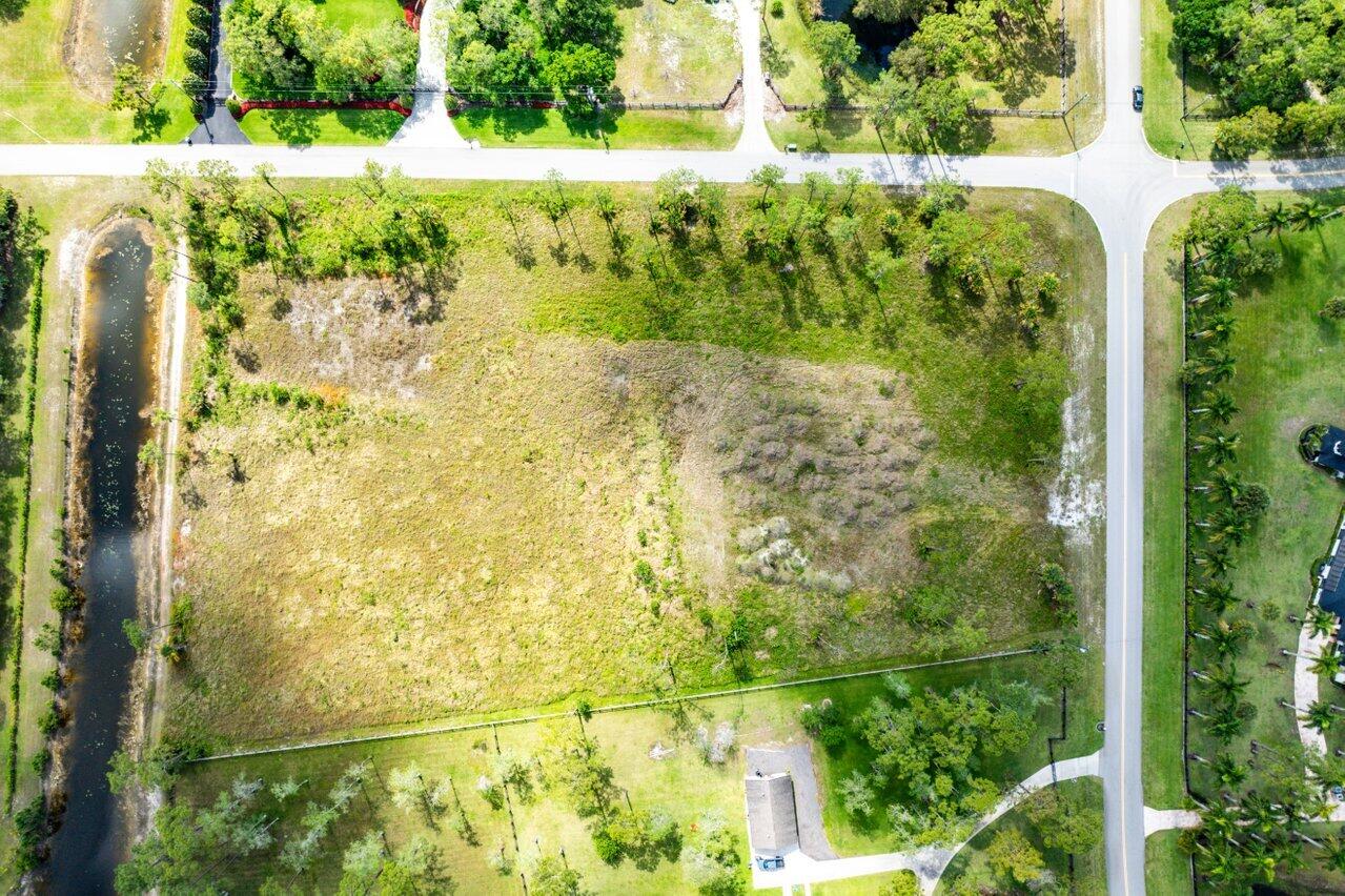 6248 Homeland Road Lake Worth, FL 33449 - Photo 16 of 22 a view of a garden