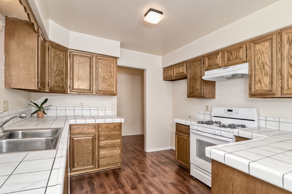 403 Smilax Road Vista, CA 92081 - Photo 11 of 25 Gallery Image 11