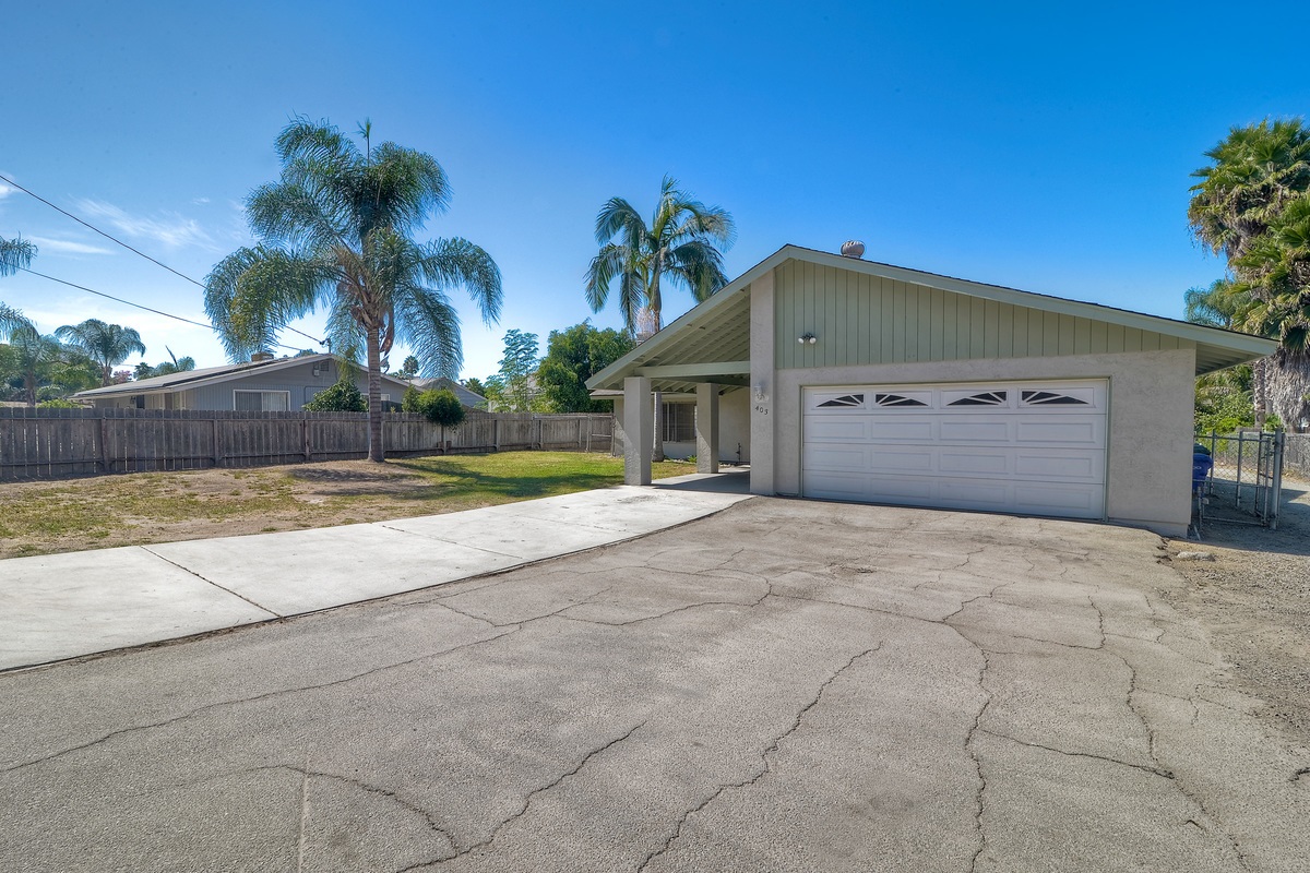 403 Smilax Road Vista, CA 92081 - Photo 3 of 25 Gallery Image 3