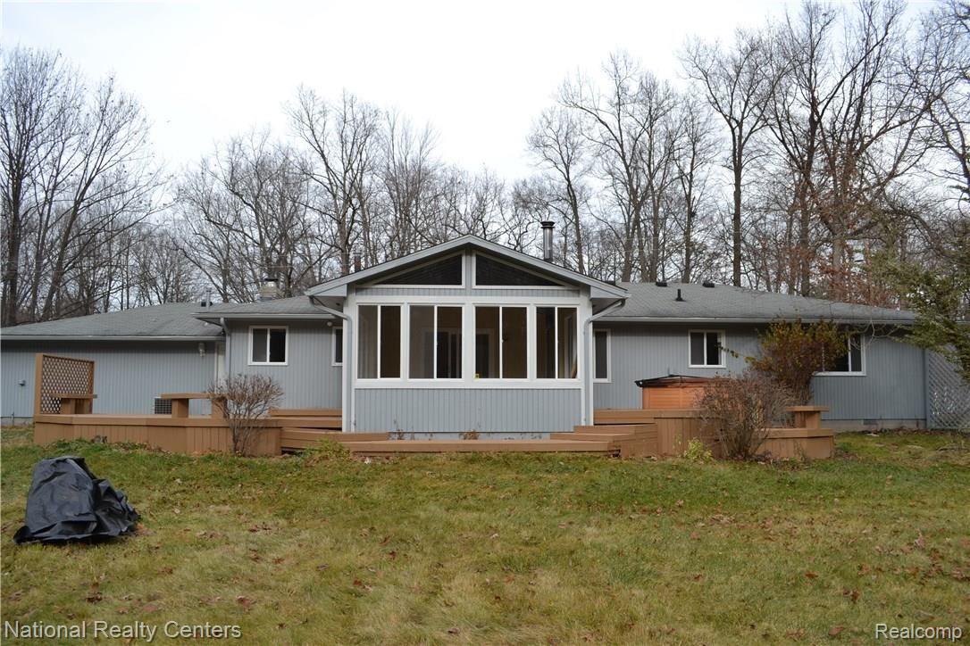 40485 Harris Road Belleville, MI 48111 - Photo 17 of 20 DSC_0045.JPG