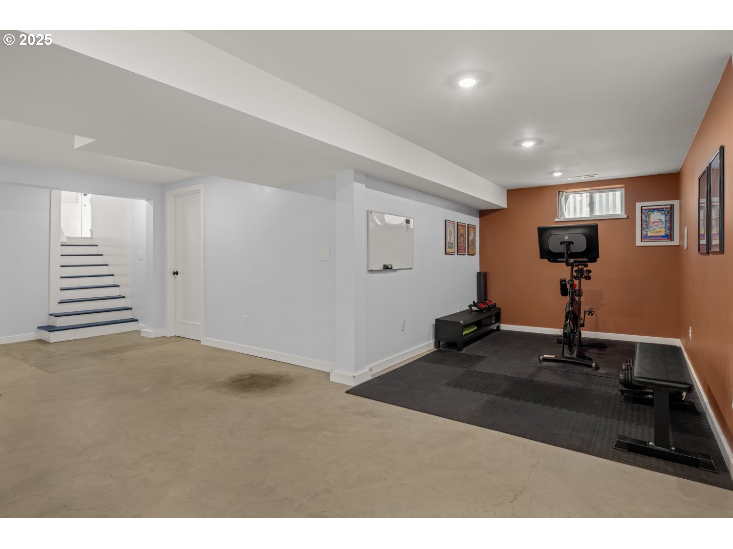 4016 Southeast Cora Street Portland, OR 97202 - Photo 22 of 30 a view of a room with gym equipment