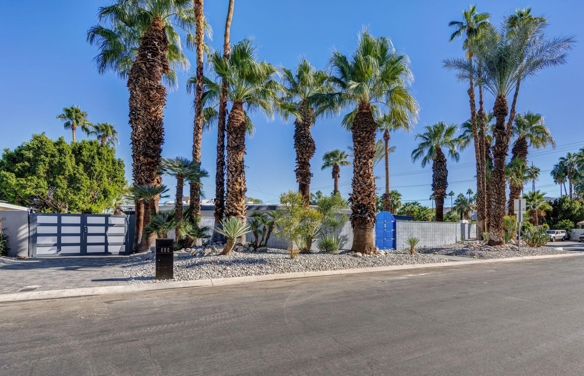 690 South Grenfall Road Palm Springs, CA 92264 - Photo 8 of 92 20G27ebQ