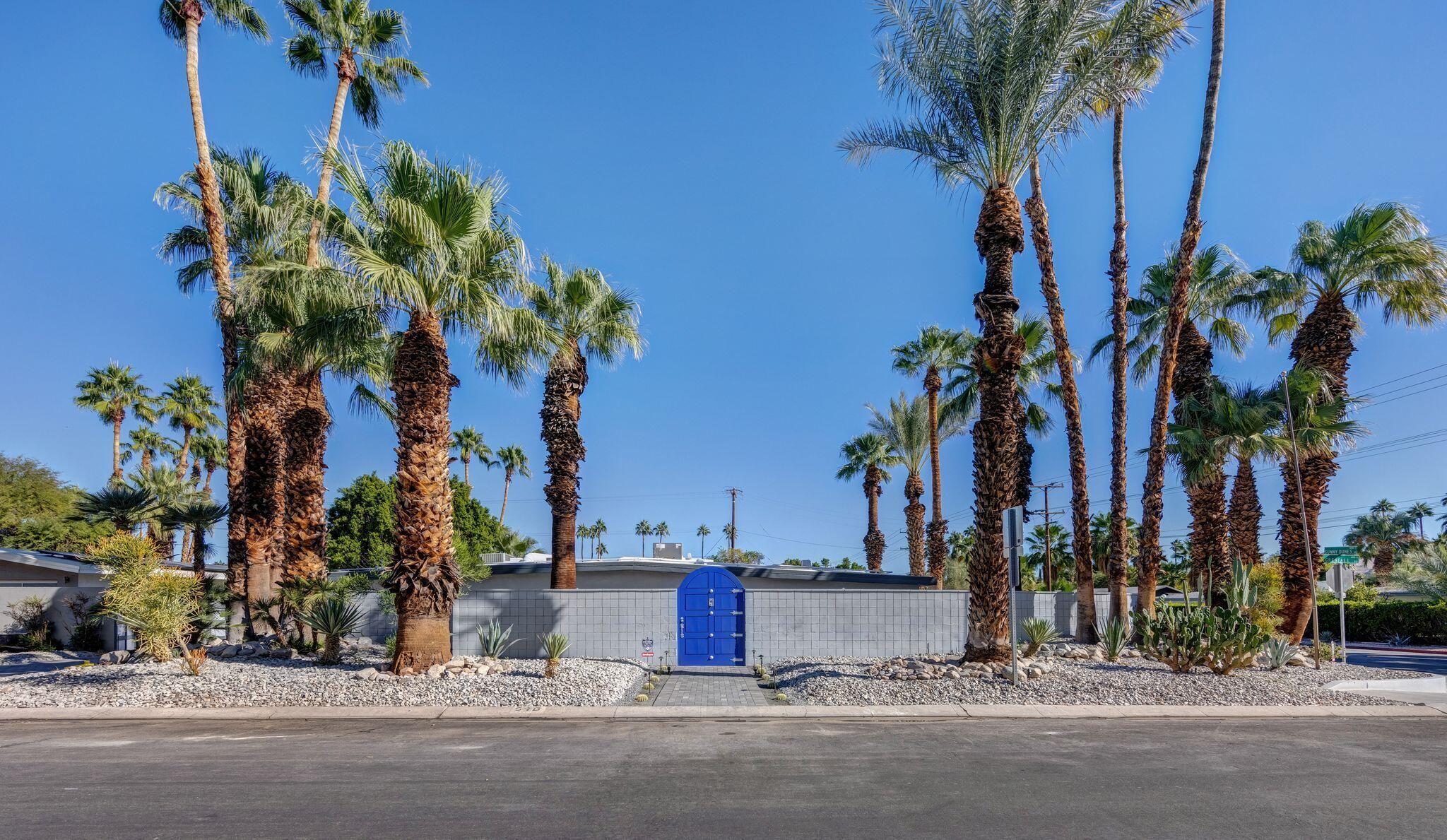 690 South Grenfall Road Palm Springs, CA 92264 - Photo 9 of 92 BsZpCsMg