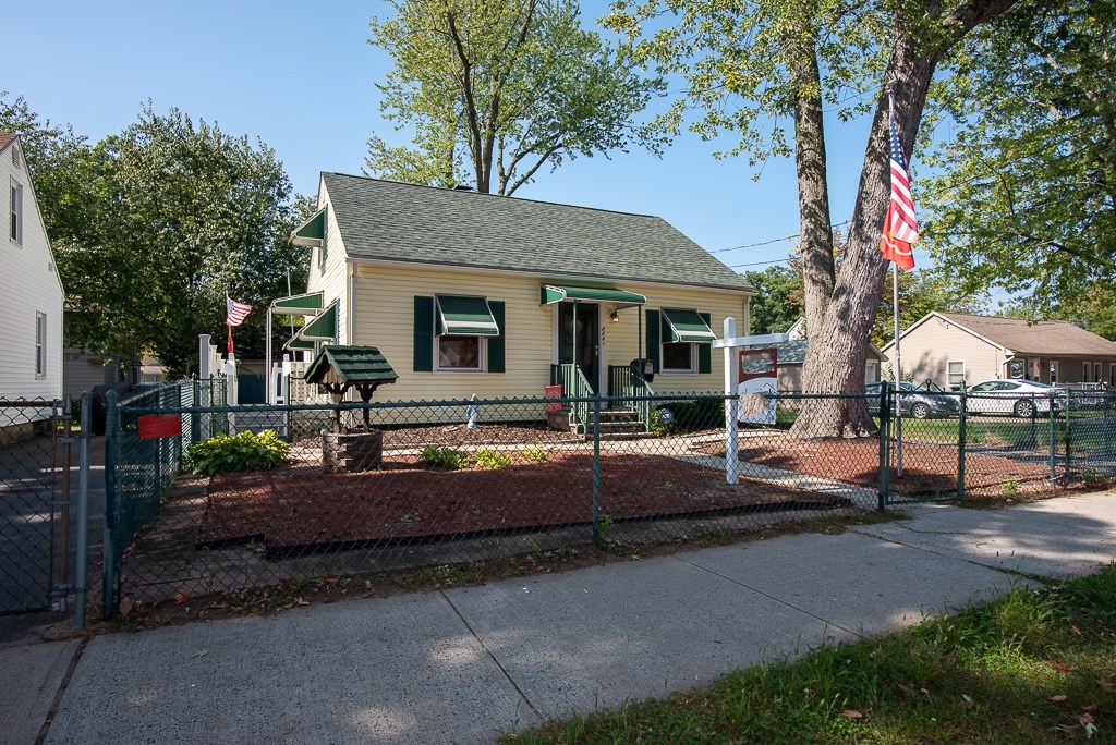 228 Merrimac Avenue Springfield, MA 01104 - Photo 1 of 17 Gallery Image 1