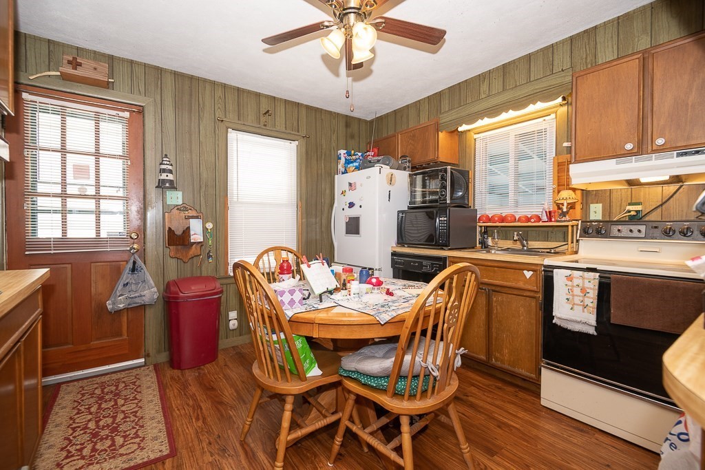 228 Merrimac Avenue Springfield, MA 01104 - Photo 4 of 17 Gallery Image 4