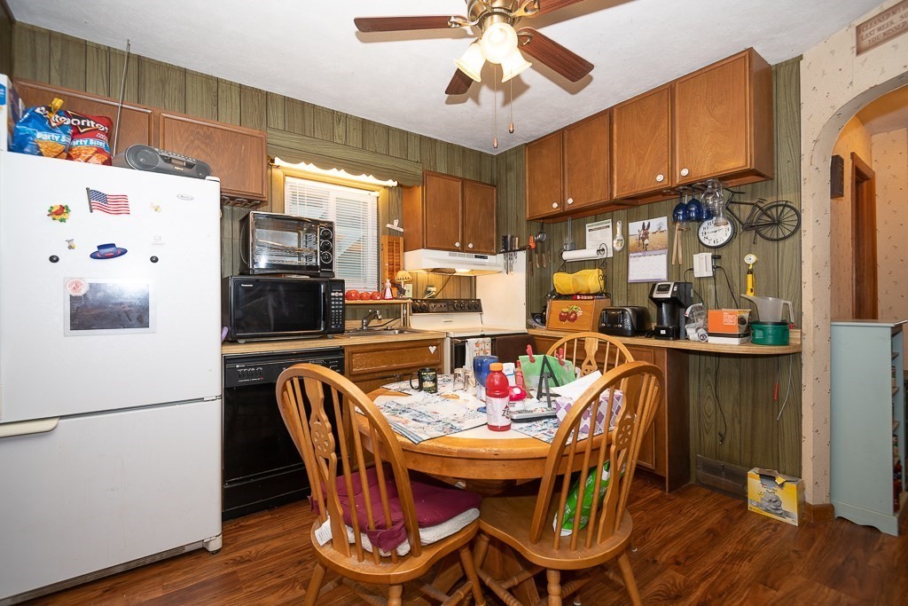 228 Merrimac Avenue Springfield, MA 01104 - Photo 5 of 17 Gallery Image 5