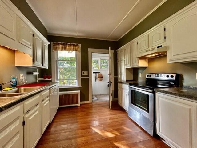 33 Oak Street Springvale, ME 04083 - Photo 4 of 23 Kitchen