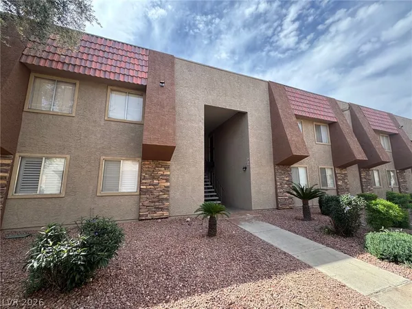 $1,400 | 5422 River Glen Drive, Unit 377, Las Vegas, NV 89103