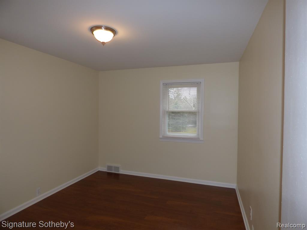 183 Texas Avenue Rochester Hills, MI 48309 - Photo 15 of 34