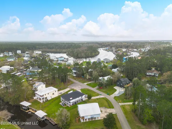 $465,000 | 15035 Pawnee Place, Kiln, MS 39556