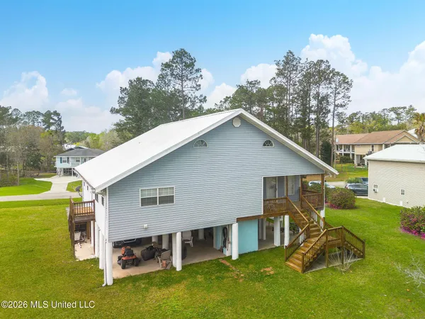 $465,000 | 15035 Pawnee Place, Kiln, MS 39556