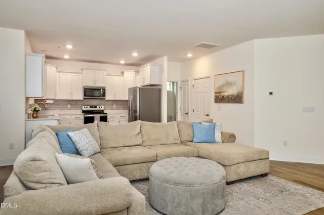 $338,000 | 1220 Sidney Crk Drive, Zebulon, NC 27597