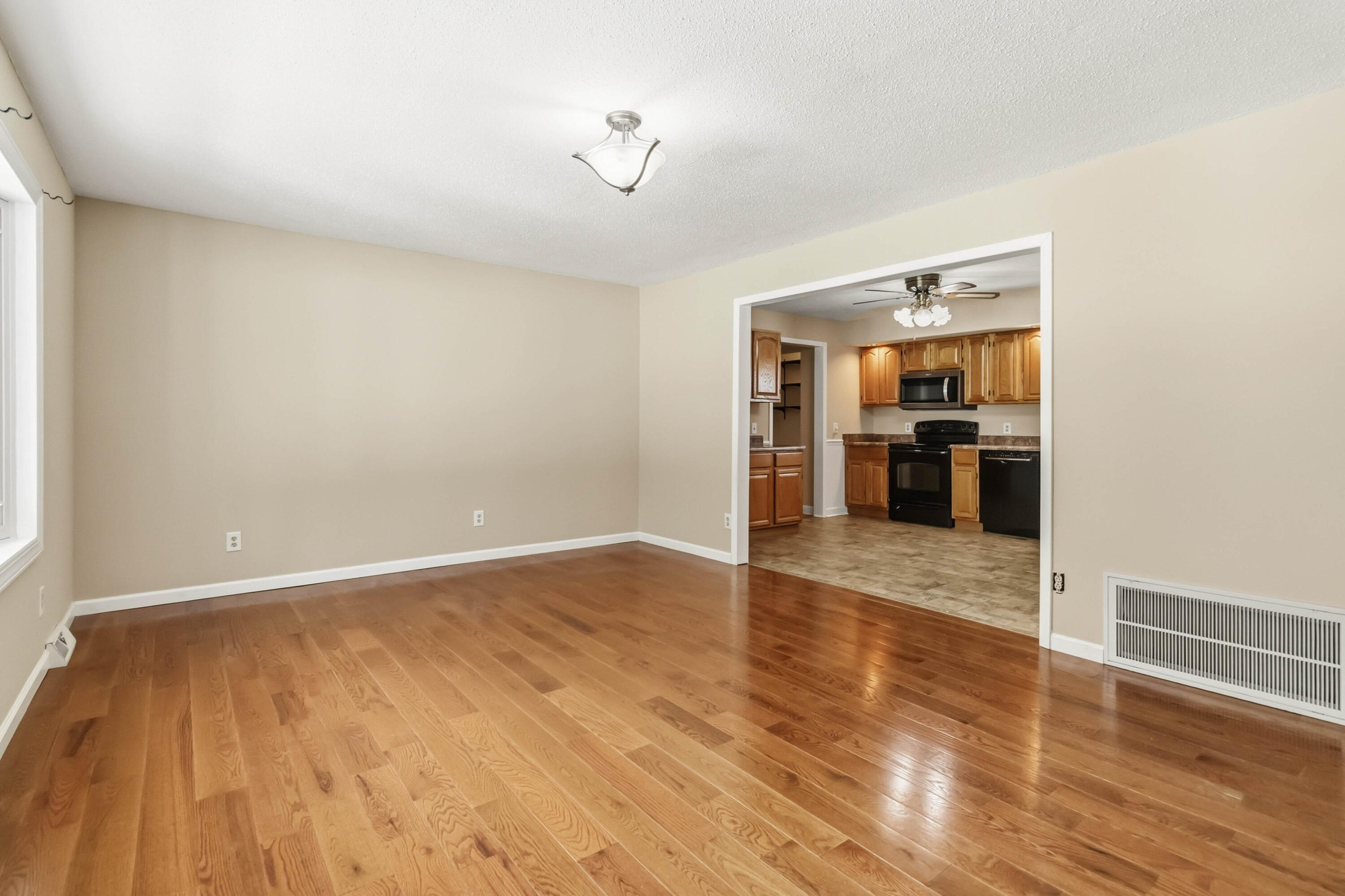 1388 Oak Ridge Road Corbin, KY 40701 - Photo 10 of 59 008