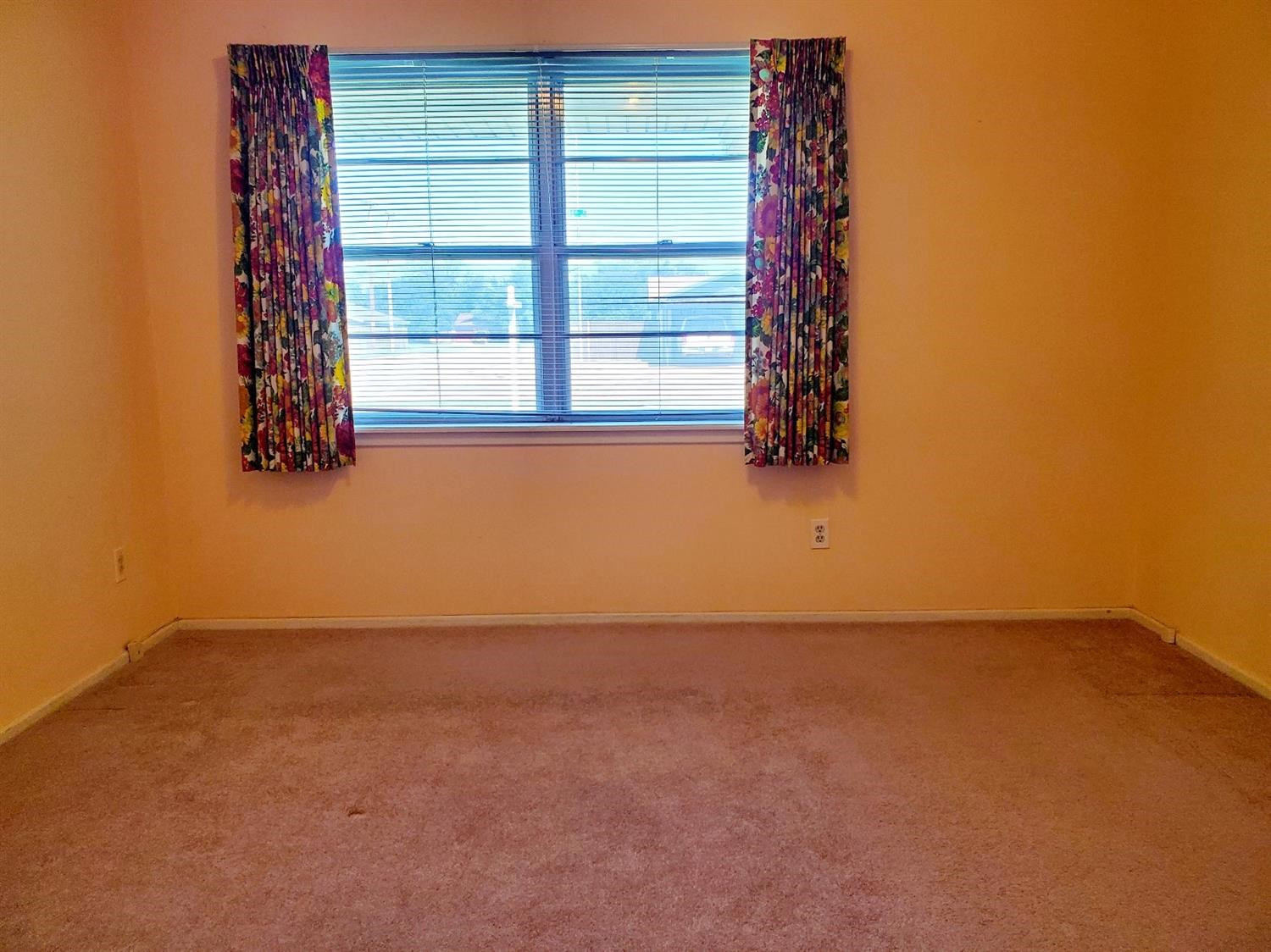 5419 46th Street Lubbock, TX 79414 - Photo 23 of 36 an empty room with a window