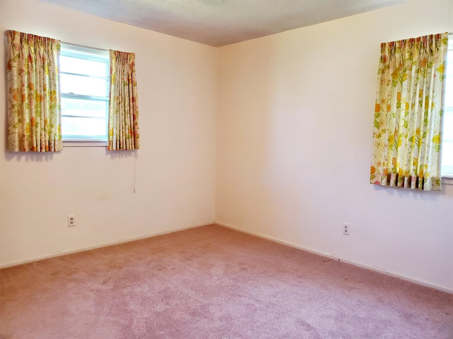 5419 46th Street Lubbock, TX 79414 - Photo 24 of 36 an empty room with windows