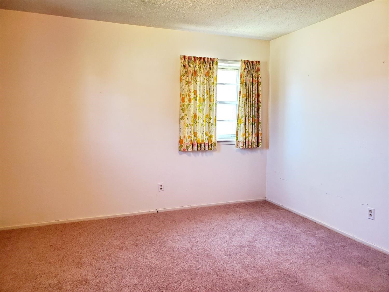 5419 46th Street Lubbock, TX 79414 - Photo 26 of 36 an empty room with windows