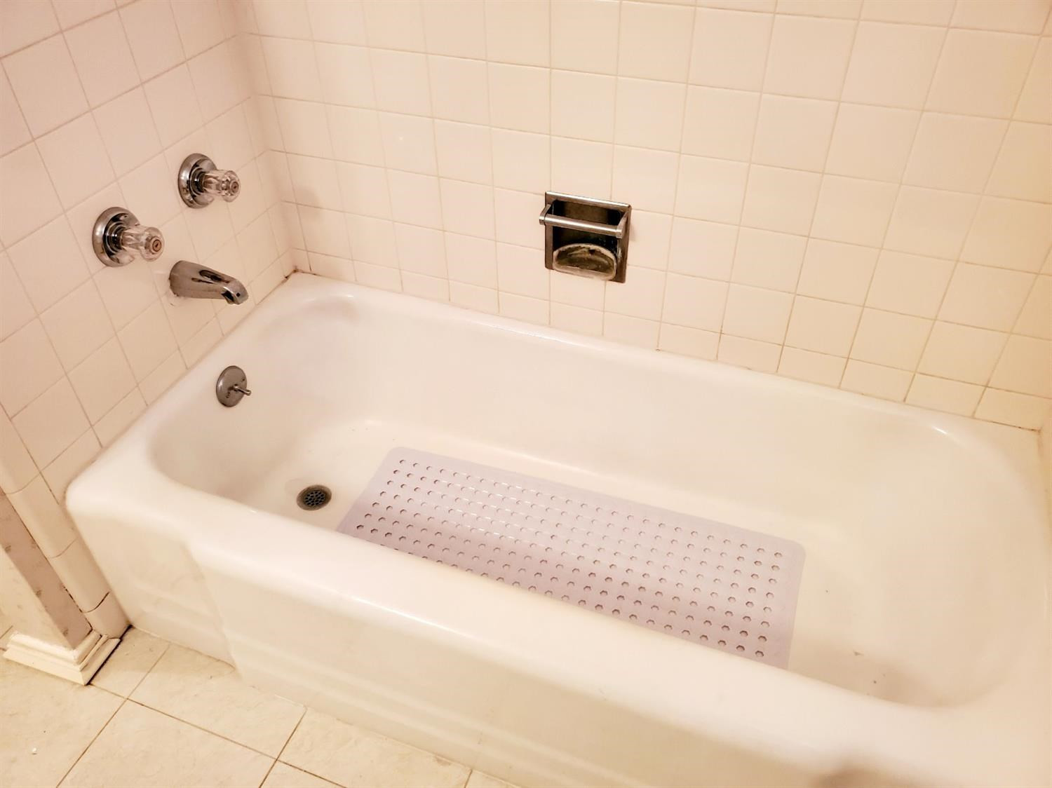 5419 46th Street Lubbock, TX 79414 - Photo 28 of 36 a bathroom with a bathtub