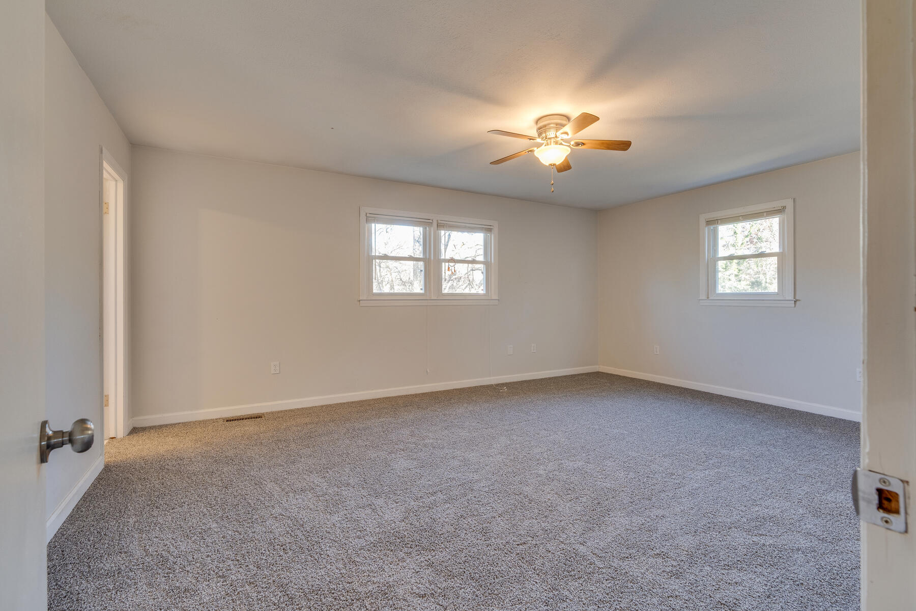 330 Hidden Valley Road Bristol, TN 37620 - Photo 11 of 29 014