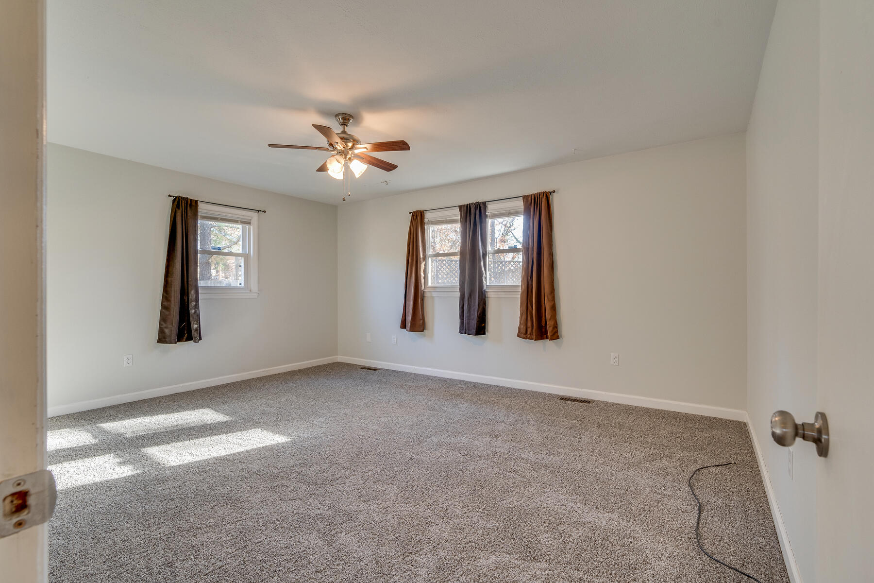 330 Hidden Valley Road Bristol, TN 37620 - Photo 15 of 29 018