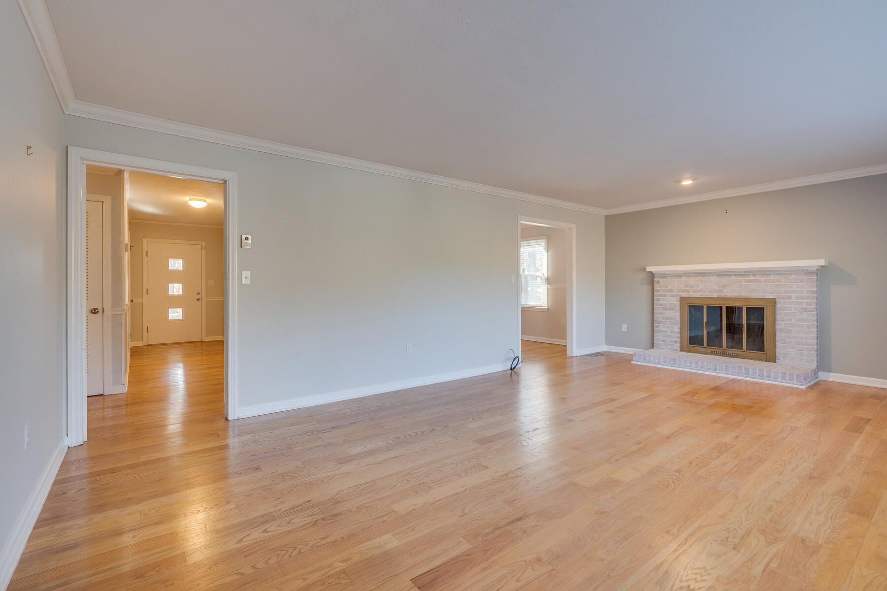 330 Hidden Valley Road Bristol, TN 37620 - Photo 6 of 29 008