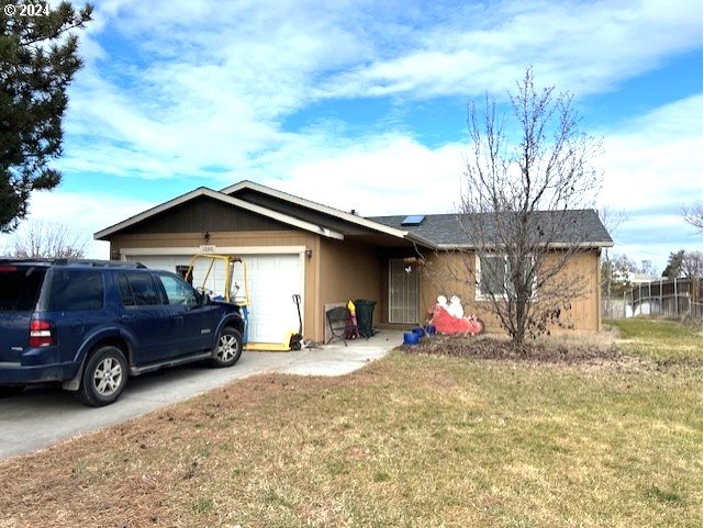 1090 West Ridgeway Avenue Hermiston, OR 97838 - Photo 1 of 22 Gallery Image 1