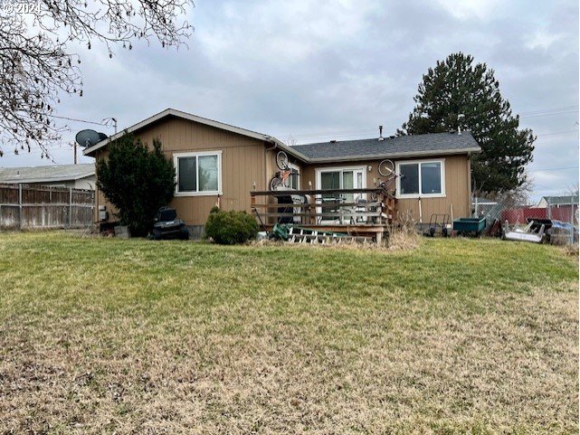 1090 West Ridgeway Avenue Hermiston, OR 97838 - Photo 18 of 22 Backyard