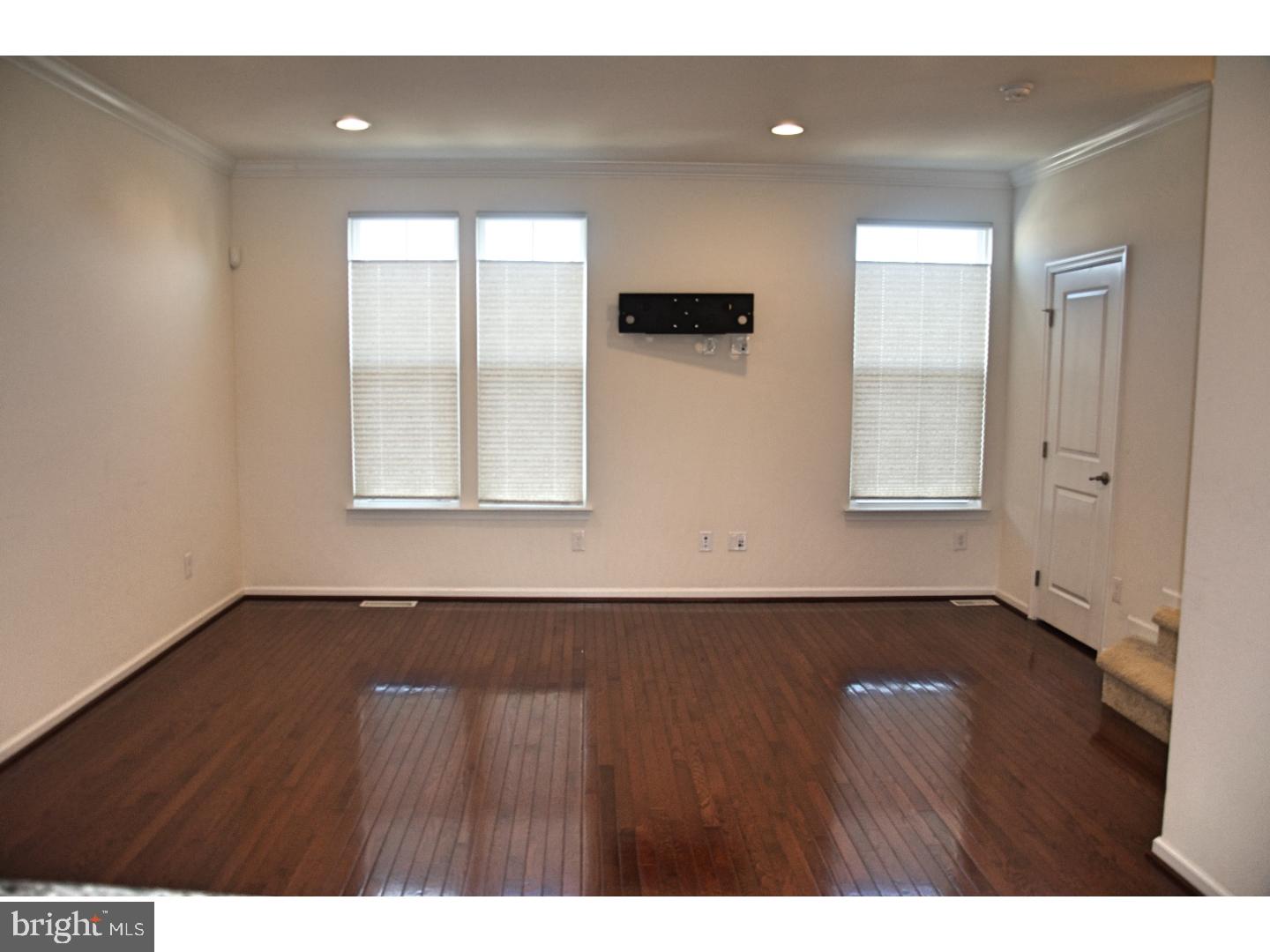 308 Iannelli Road Clarksboro, NJ 08020 - Photo 9 of 16 Living Room