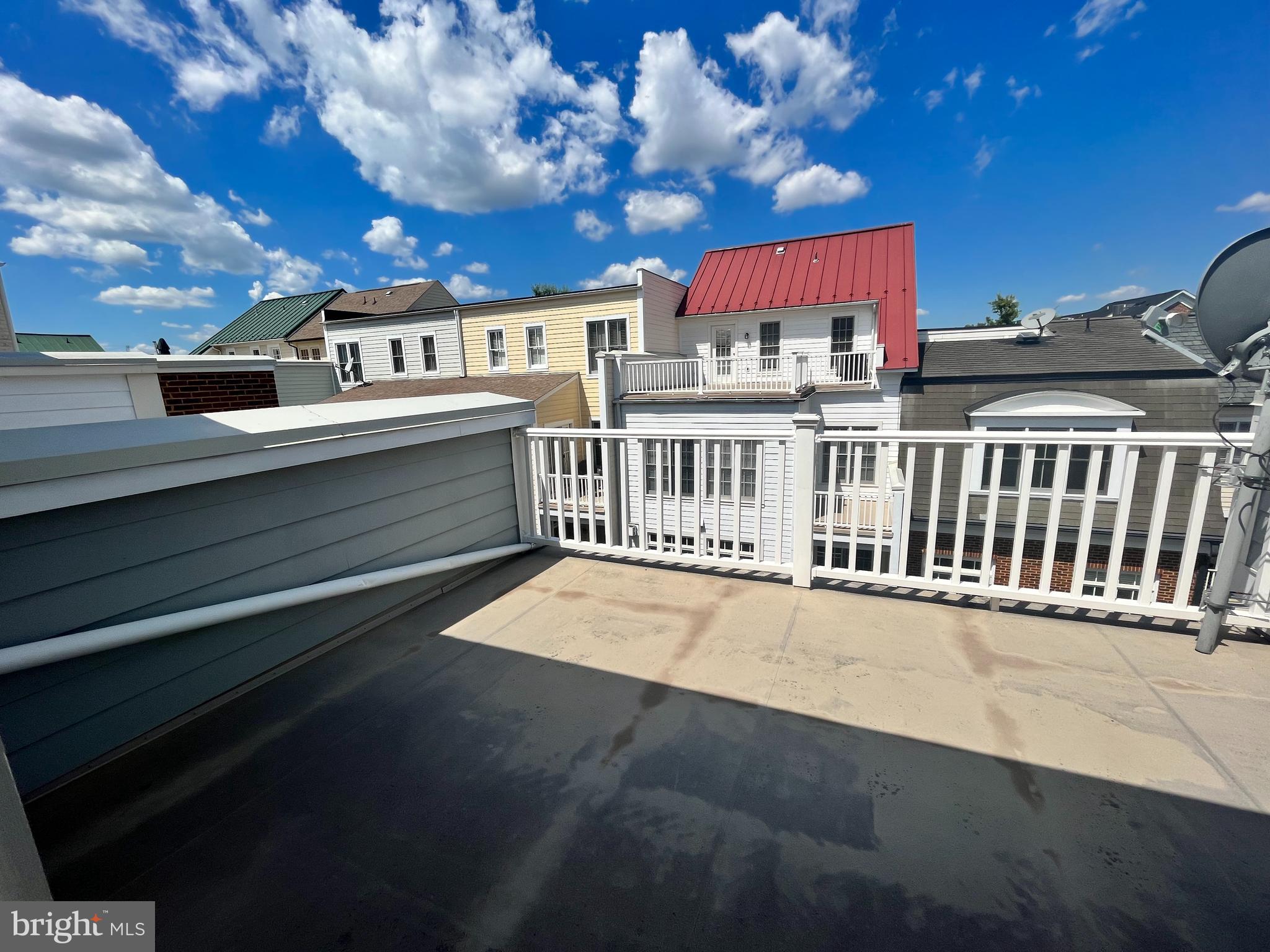 711 Carpenter Road Alexandria, VA 22314 - Photo 28 of 30 Upper Level Balcony