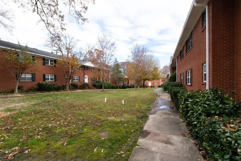 $270,000 | 3660 Peachtree Road Northeast, Unit 4E, Atlanta, GA 30319
