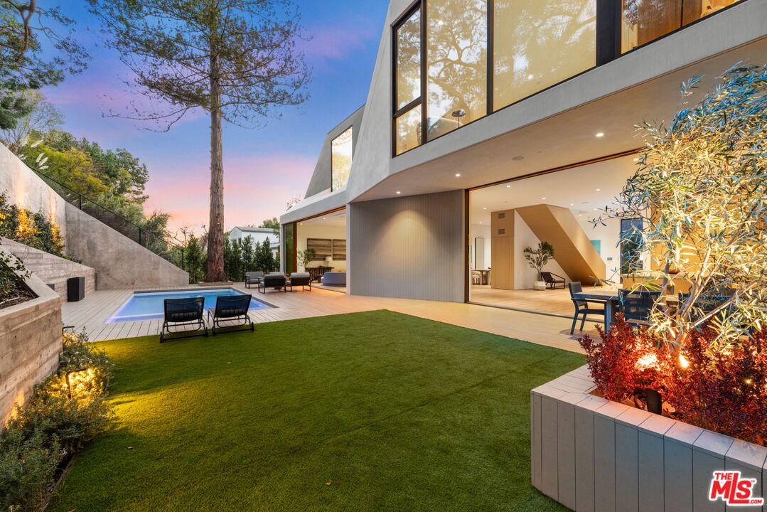 1508 Roscomare Road Los Angeles, CA 90077 - Photo 3 of 29
