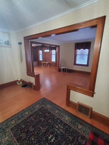 $325,000 | 457 Arlington Avenue, Elgin, IL 60120