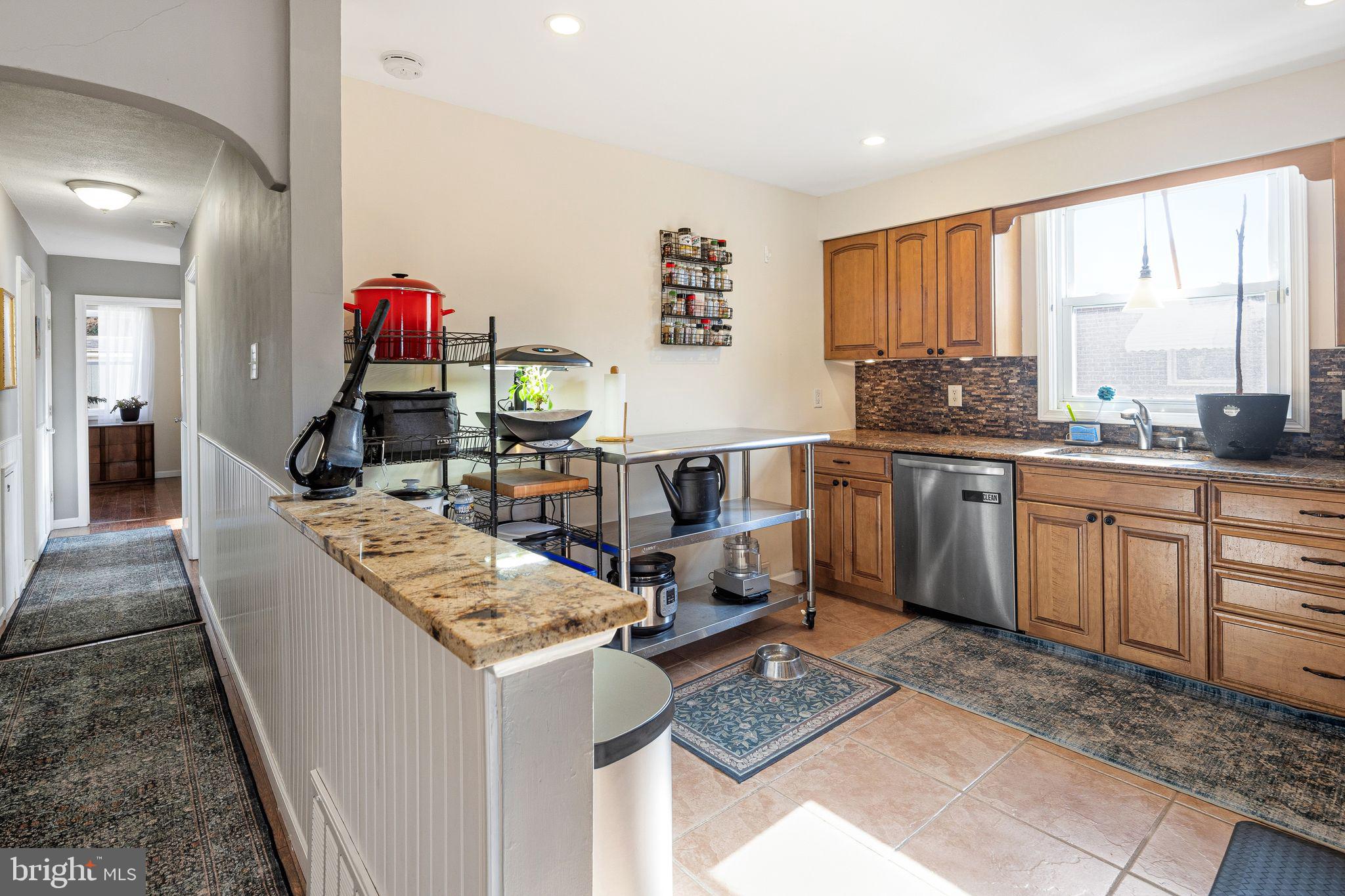 7265 Hill Road Philadelphia, PA 19128 - Photo 9 of 35 Gallery Image 9