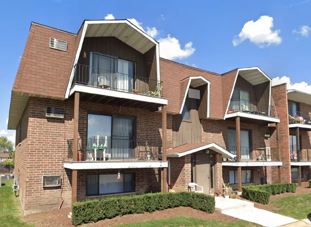 $1,649 | 38 West 65th Street, Unit 4, Westmont, IL 60559