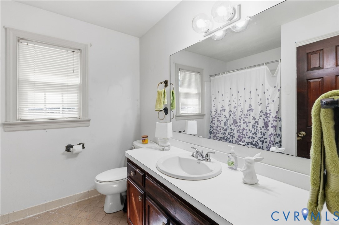 13611 Winterberry Ridge Midlothian, VA 23112 - Photo 22 of 30 Bathroom featuring a single window with blinds, a