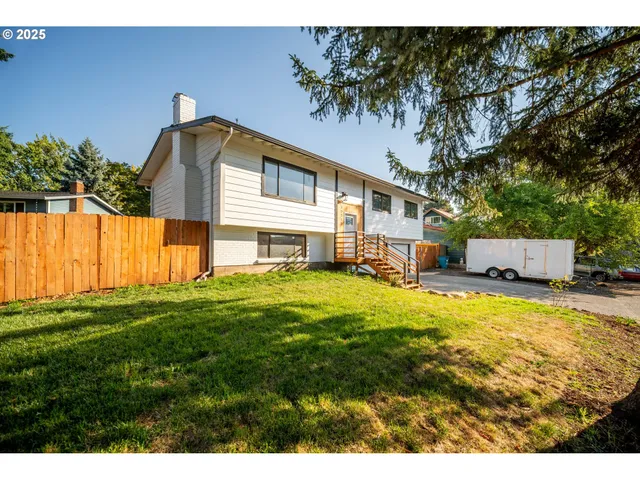 a house view with a outdoor space
