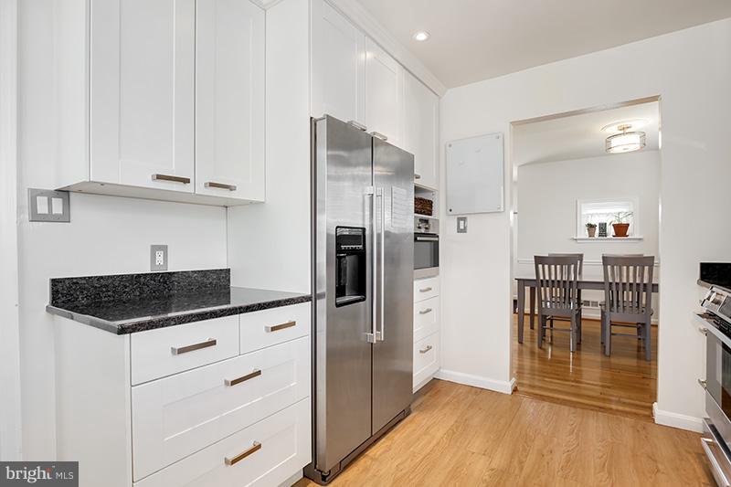2002 Henry Road Rockville, MD 20851 - Photo 12 of 30 Kitchen