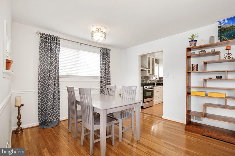 2002 Henry Road Rockville, MD 20851 - Photo 7 of 30 Dining Room