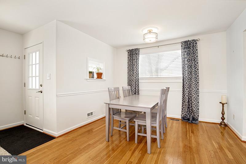 2002 Henry Road Rockville, MD 20851 - Photo 8 of 30 Dining Room