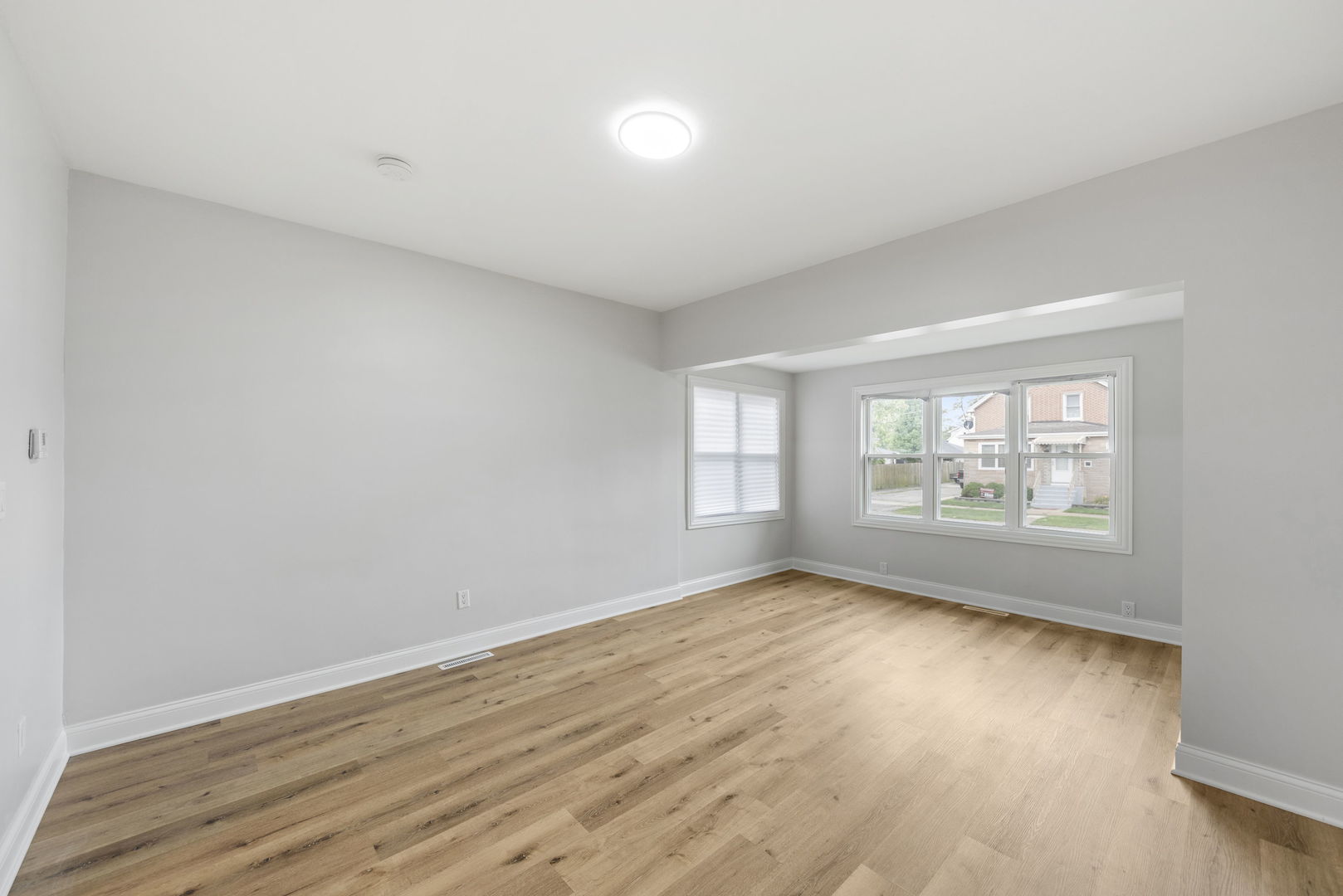 15711 Lowe Avenue Harvey, IL 60426 - Photo 9 of 17