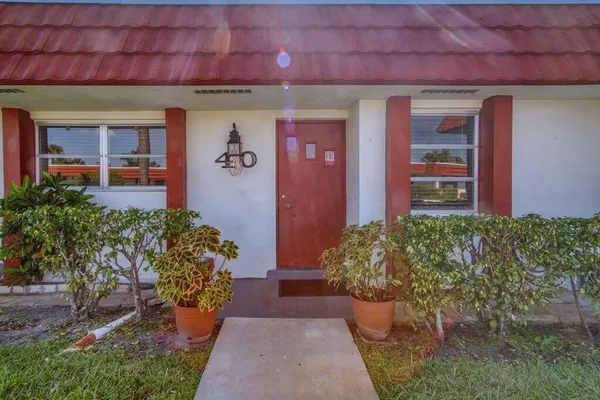 $185,000 | 5800 Fernley Drive West, Unit 40, Greenacres, FL 33415