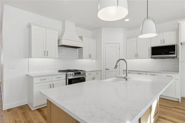 $449,900 | 1064 Southwest 67th Drive, Gainesville, FL 32607
