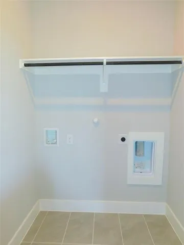 a view of a back yard