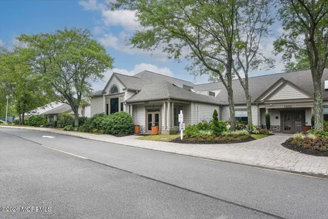 $299,900 | 28 Golden Willows Avenue, Lakewood, NJ 08701