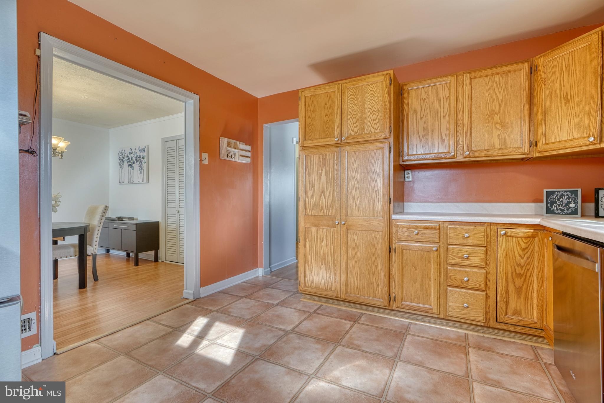 7912 Highpoint Road Baltimore, MD 21234 - Photo 12 of 38 Great cabinet and counter space
