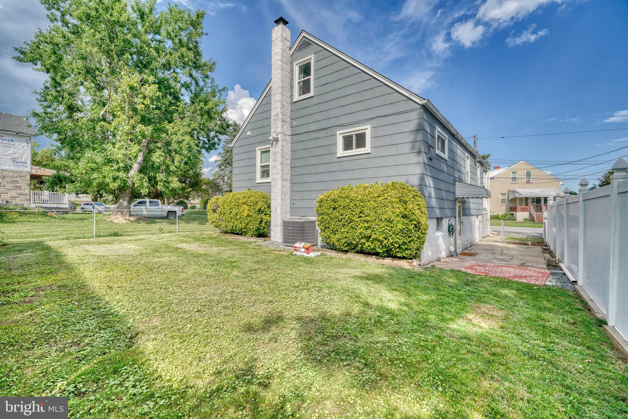 7912 Highpoint Road Baltimore, MD 21234 - Photo 3 of 38 Back House